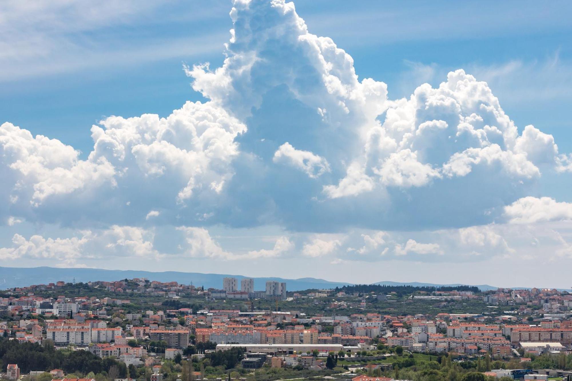 Apartments Villa Salona Sky Pokoj fotografie