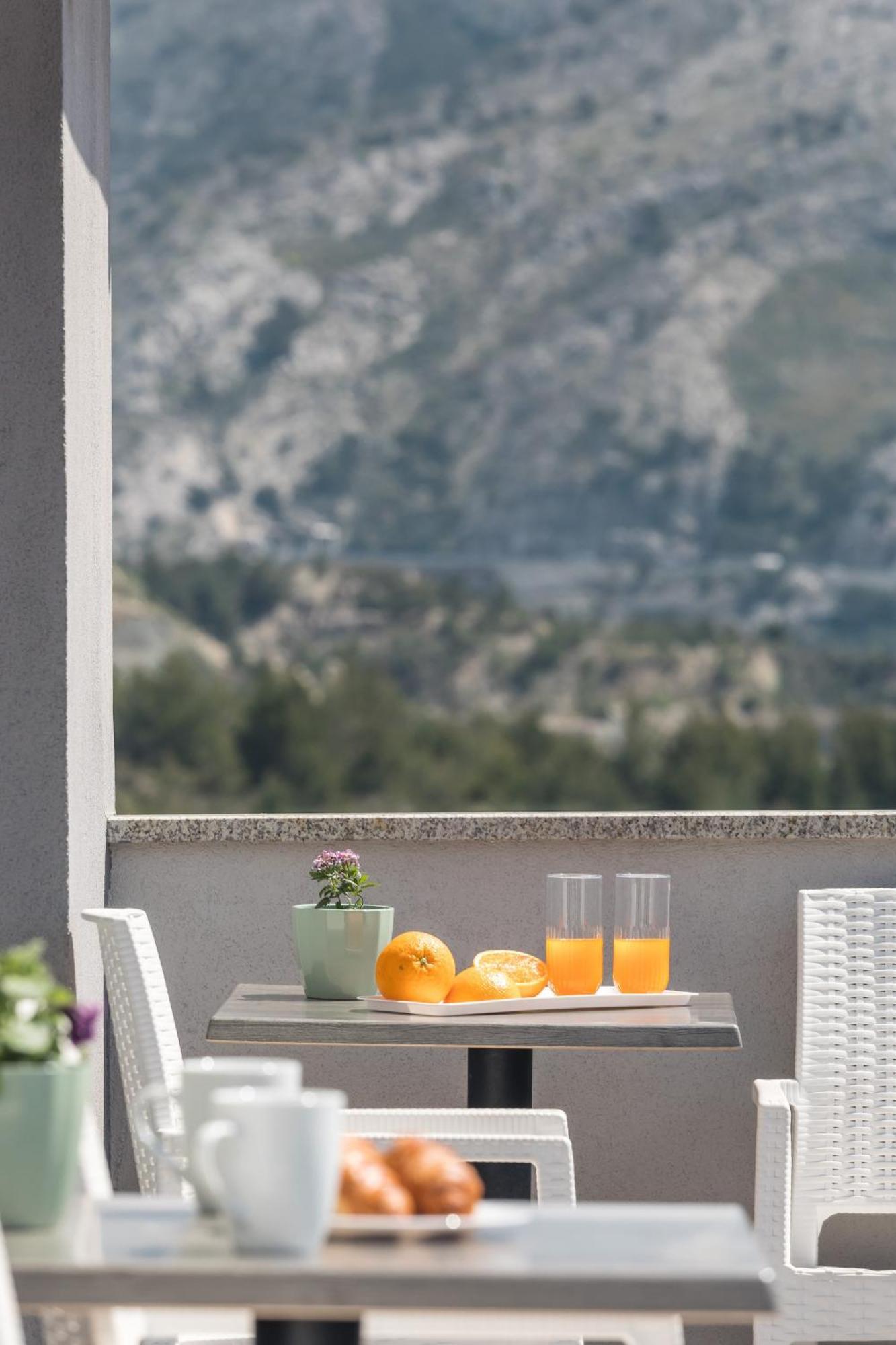 Apartments Villa Salona Sky Pokoj fotografie