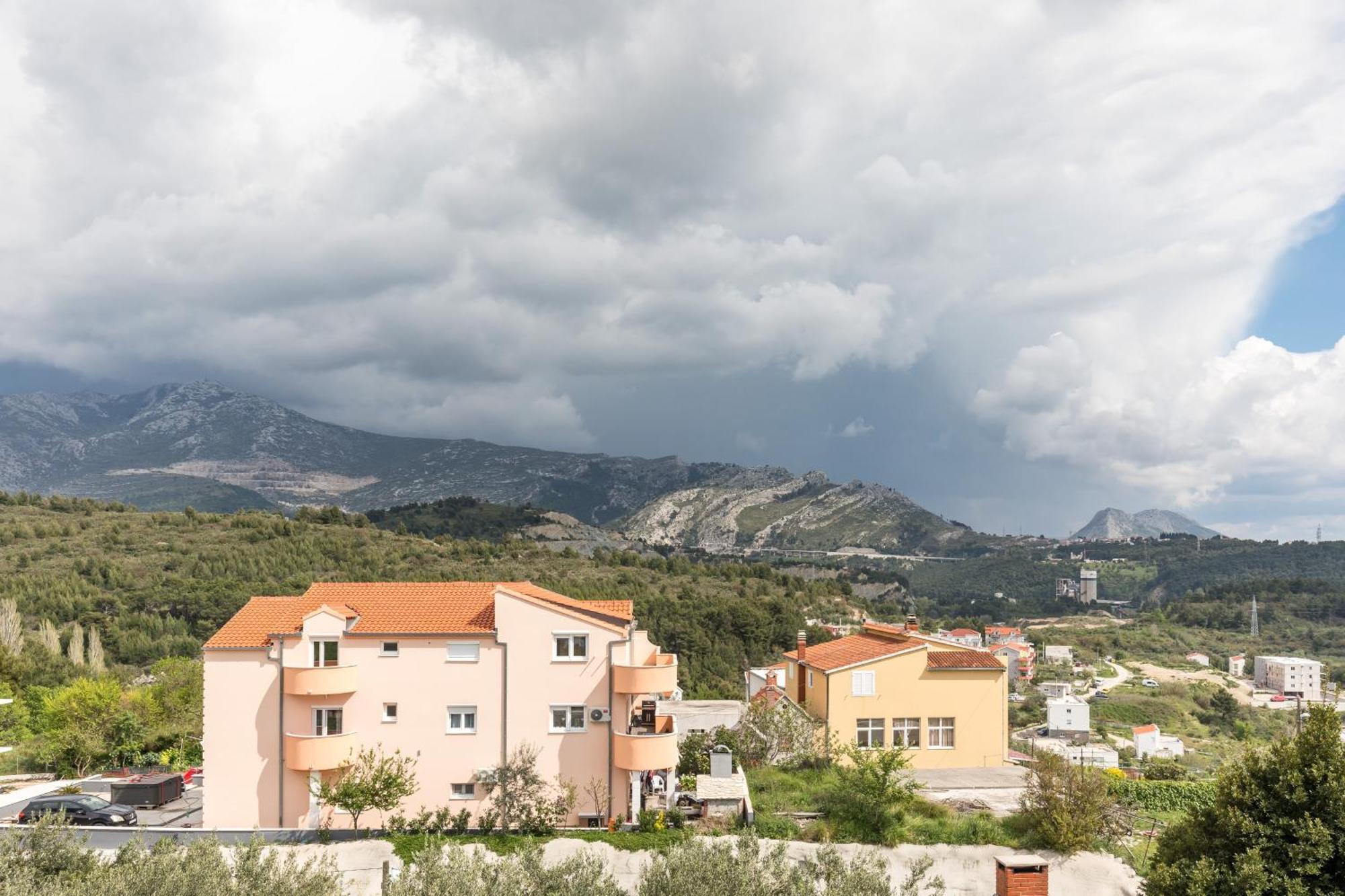 Apartments Villa Salona Sky Pokoj fotografie