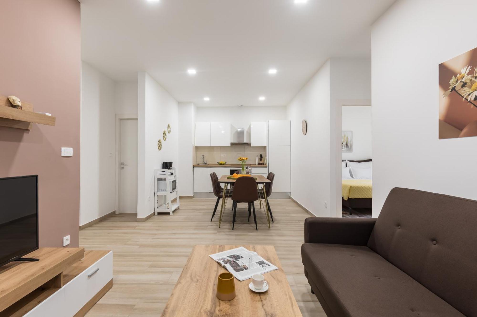 Apartments Villa Salona Sky Pokoj fotografie